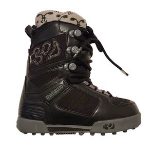 THIRTY TWO SNOWBOARDING Black & Grey boots NWOT Size 5